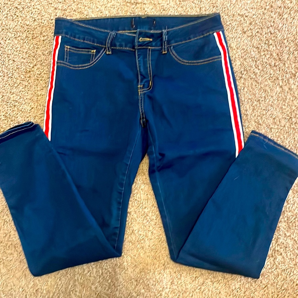 Fashionable Cover Girl stretchy Jeans.